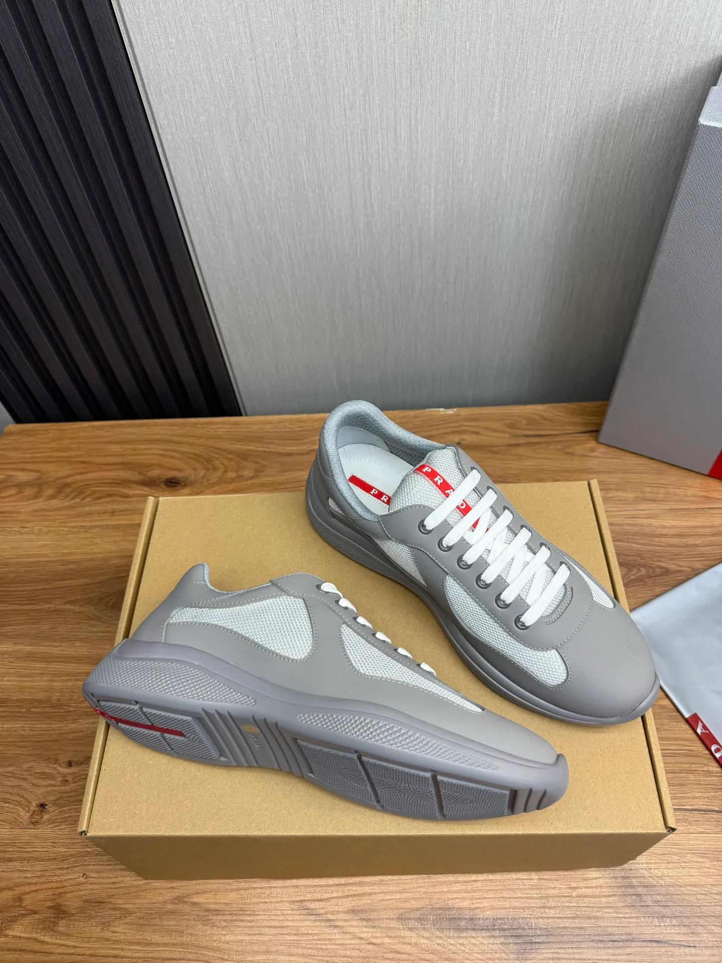 Men's shoes 640💰 [PRADA] Hot selling items🔥Must be recommended every day~~ Official website synchronized, 1:1 high quality shipments✔️ Imported cowhide fabric, rubber material + cowhide lining, original bottom, high-end airplane box packaging🎁 38-45 (38.45 custom-made, non-returnable)